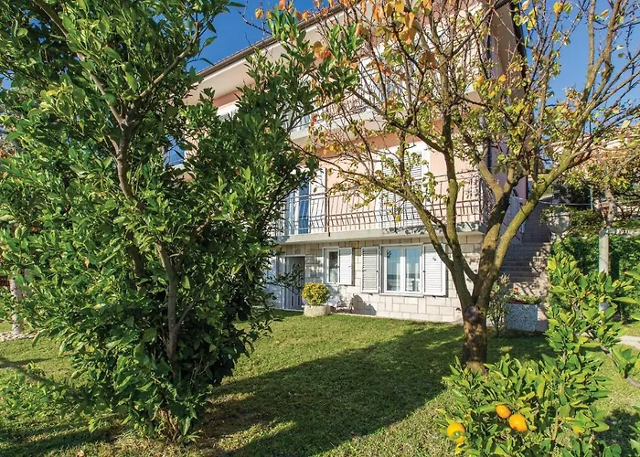 Stunning Apartment In Piran With Kitchen